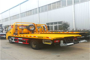 平安附近拖车救援搭电